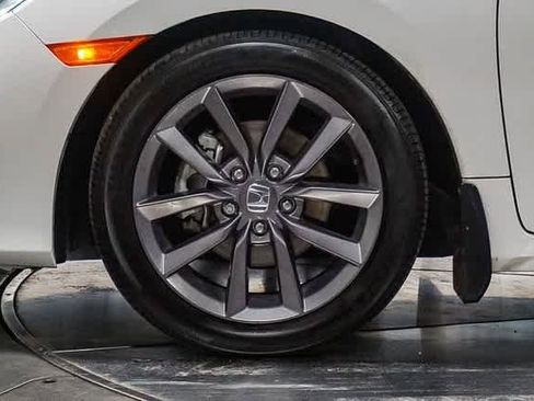 Used 2020 Honda Civic EX image 9