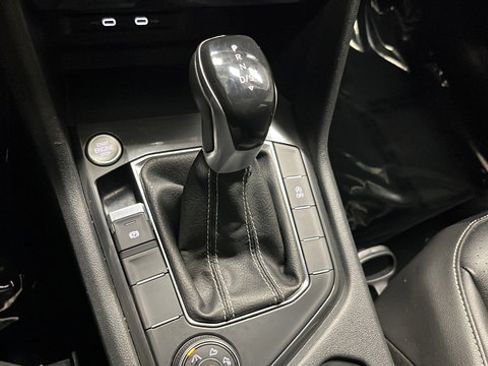 Used 2022 Volkswagen Tiguan SE AWD/4WD image 19