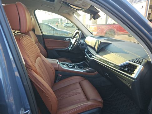 Used 2024 BMW X7 xDrive40i AWD/4WD image 9