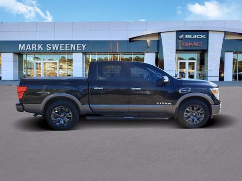 Used 2017 Nissan Titan Platinum Reserve image 33