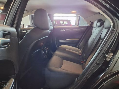 Used 2018 Chrysler 300 Touring AWD/4WD image 12