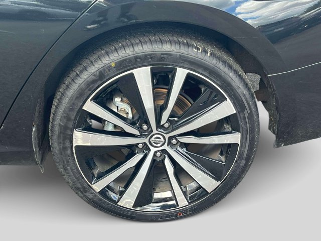 Used 2021 Nissan Altima 2.5 Platinum AWD/4WD image 11