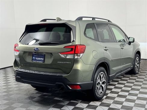 Used 2020 Subaru Forester Premium image 10