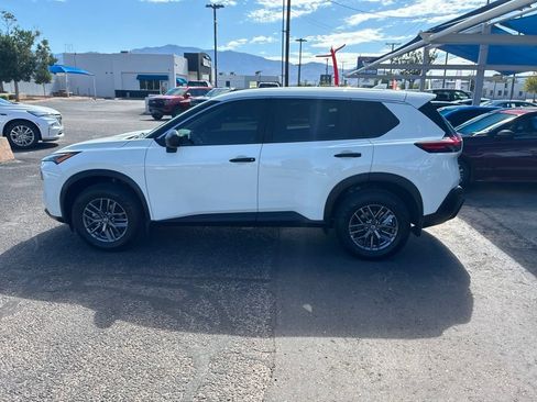 Used 2021 Nissan Rogue S AWD/4WD image 5