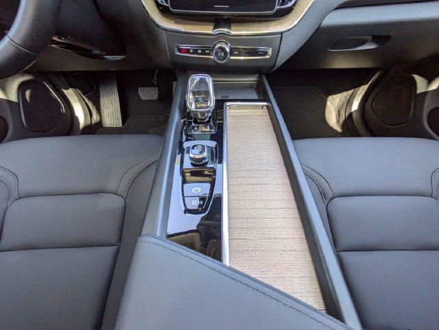Certified 2026 Volvo XC60 B5 Plus AWD/4WD image 24