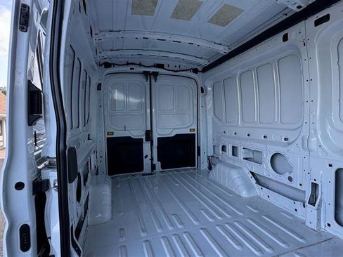 Used 2023 Ford E-Transit Medium Roof RWD image 40