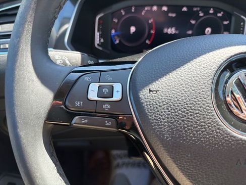 Used 2020 Volkswagen Tiguan SEL image 20
