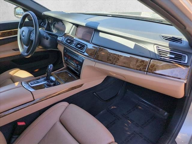 Used 2015 BMW 750Li RWD image 21