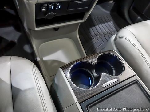 Used 2016 Toyota Sienna XLE w/ XLE Navigation Package AWD/4WD image 26
