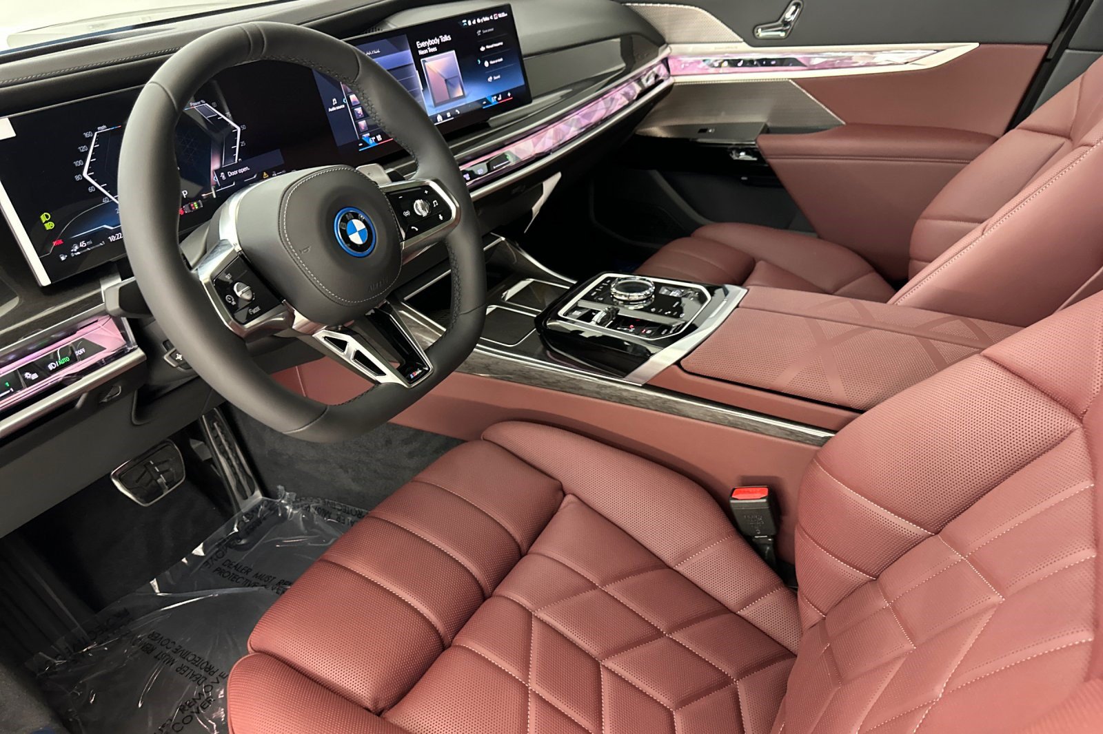 New 2026 BMW 750e xDrive w/ Premium Package AWD/4WD image 4