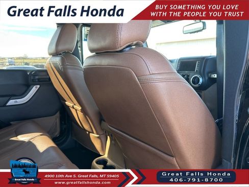 Used 2017 Jeep Wrangler Unlimited Sahara w/ Dual Top Group image 27