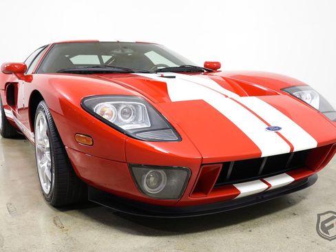 Used 2005 Ford GT image 2