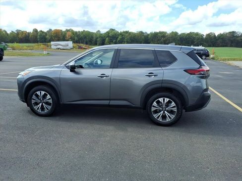 Used 2023 Nissan Rogue SV image 8