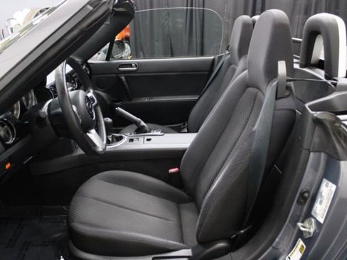 Used 2007 MAZDA MX-5 Miata Sport w/ Convenience Pkg RWD image 2