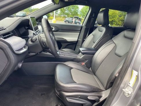 Used 2024 Jeep Compass Latitude AWD/4WD image 15