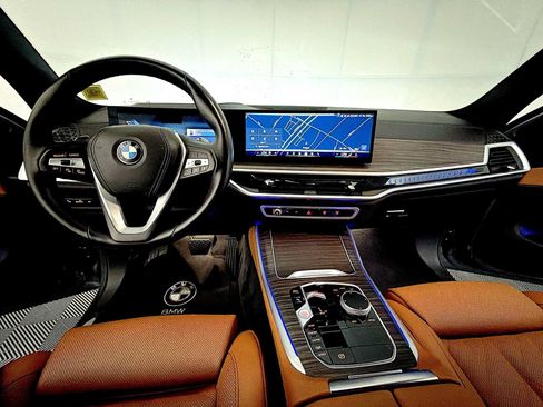 Used 2024 BMW X5 xDrive40i w/ Premium Package AWD/4WD image 16