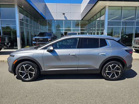 New 2026 Chevrolet Equinox EV LT AWD/4WD image 2