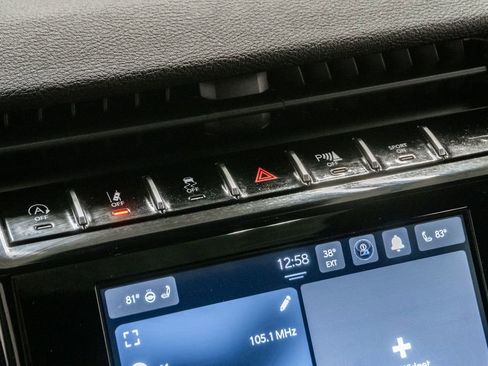 Certified 2023 Jeep Grand Cherokee L Altitude AWD/4WD image 16