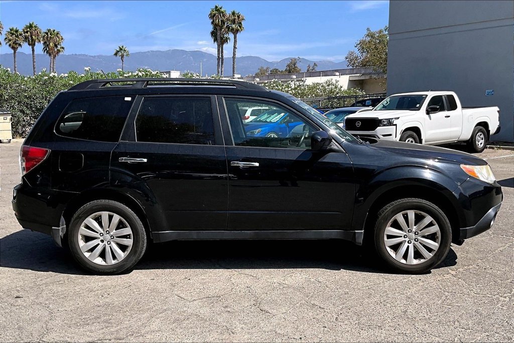 Used 2011 Subaru Forester 2.5X Premium w/ All-Weather Pkg AWD/4WD image 11