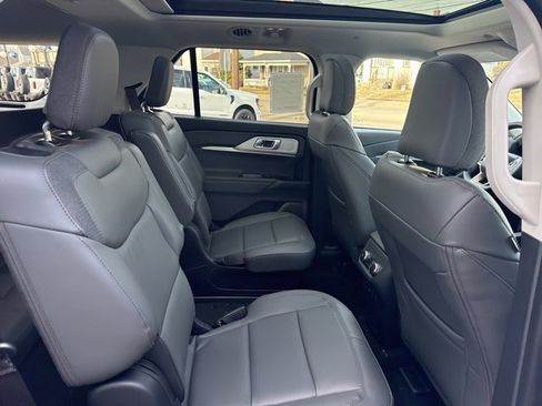 New 2026 Ford Explorer Active w/ Active Comfort Package image 34