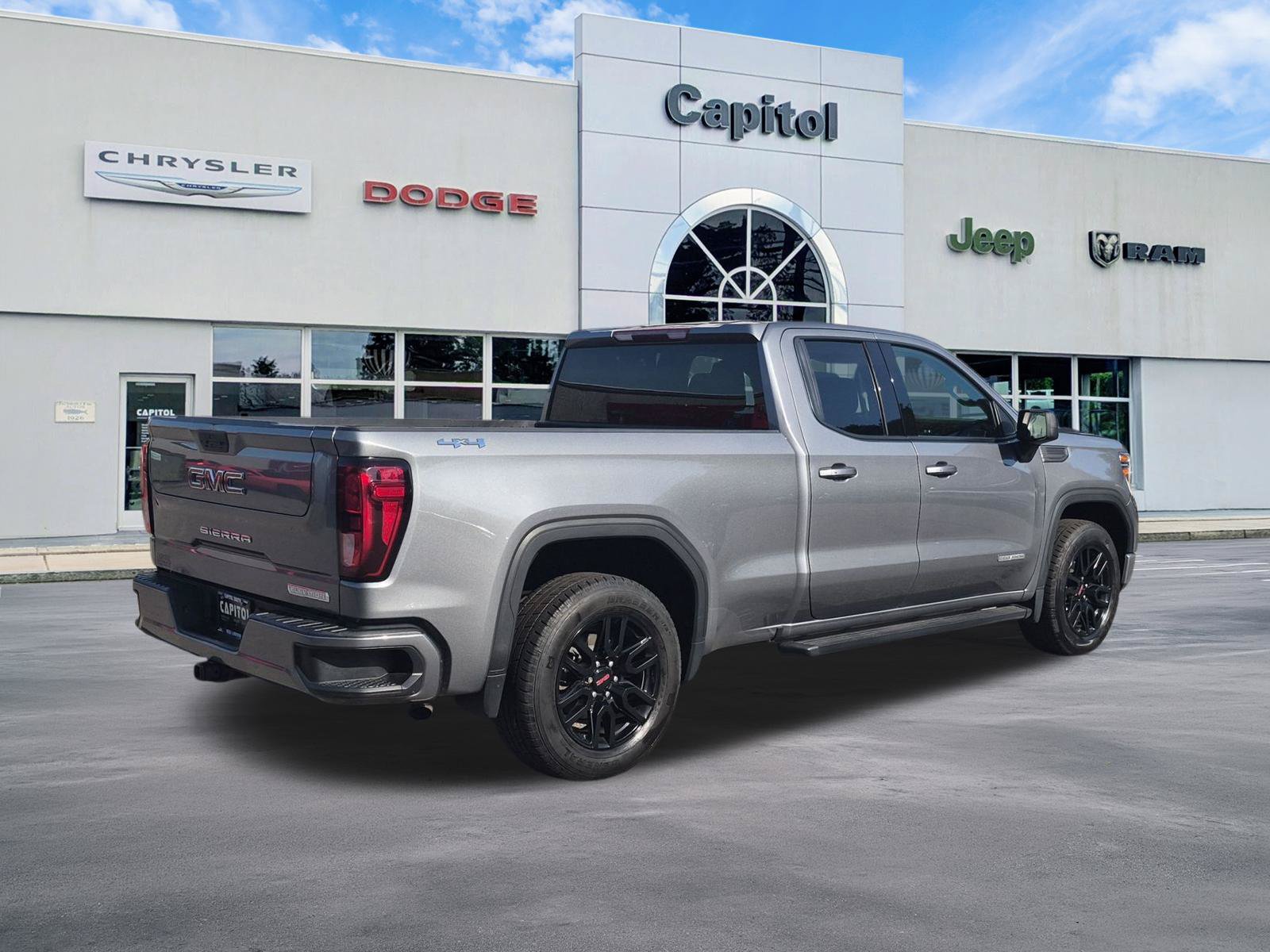 Used 2022 GMC Sierra 1500 Elevation AWD/4WD image 3