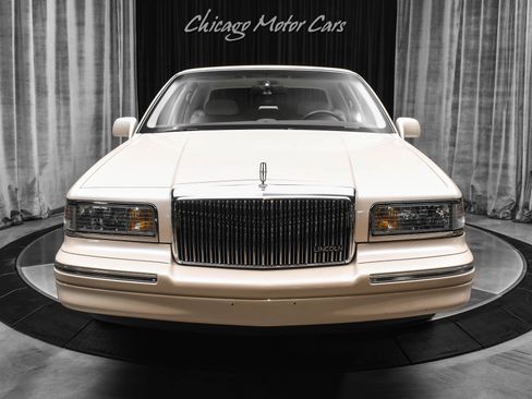 Used 1997 Lincoln Town Car Cartier image 7