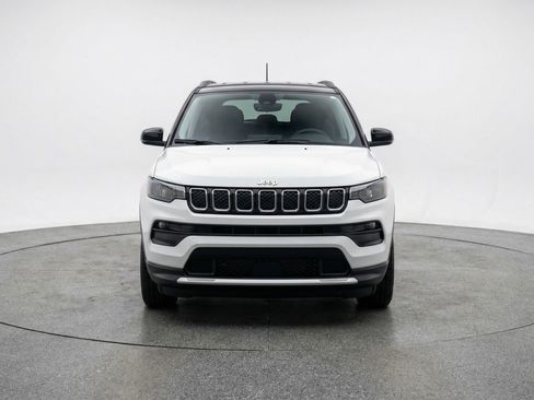 Used 2025 Jeep Compass Limited image 2