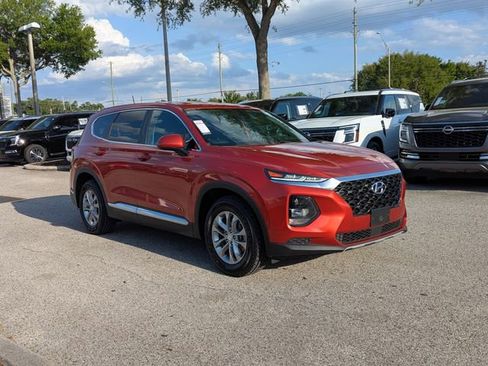 Used 2020 Hyundai Santa Fe SE image 2