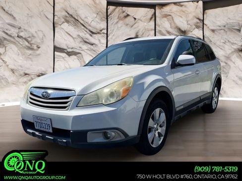 Used 2011 Subaru Outback 2.5i Premium AWD/4WD image 1