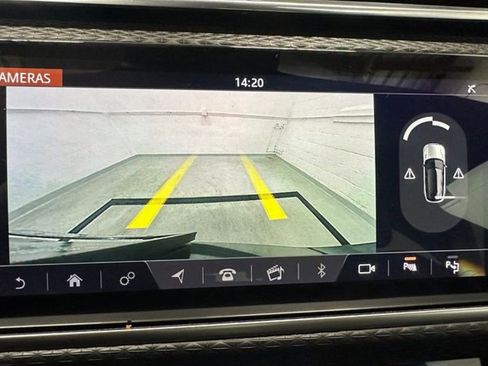 Used 2019 Land Rover Range Rover Velar R-Dynamic SE image 22