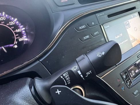 Used 2018 Toyota Avalon XLE Premium image 12