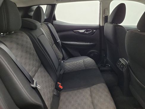 Used 2018 Nissan Rogue Sport SV image 19