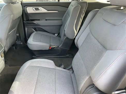 Certified 2025 Ford Explorer Active image 24