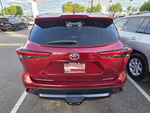 Used 2022 Toyota Highlander Limited image 3