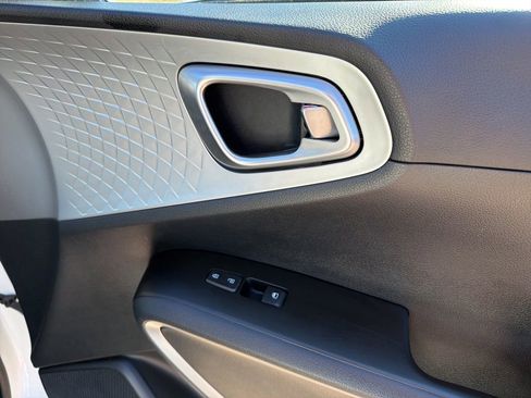 Used 2023 Kia Soul S image 31