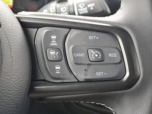 Certified 2025 Jeep Wrangler Willys image 25