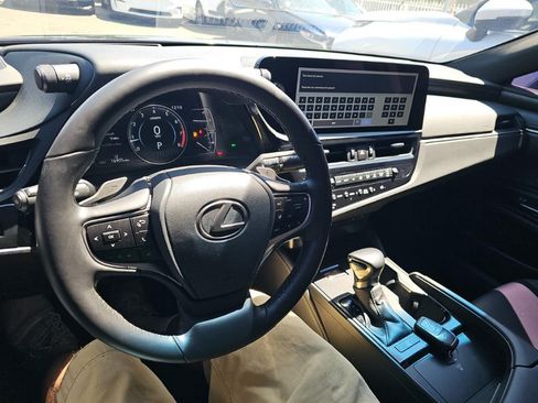 Used 2024 Lexus ES 350 w/ Premium Package FWD image 6