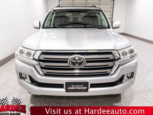 Used 2016 Toyota Land Cruiser image 7