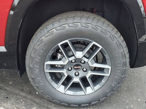New 2026 GMC Terrain AT4 w/ LPO, Black Badging Package AWD/4WD image 12