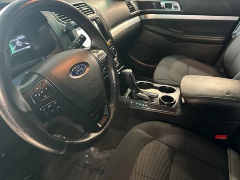 Used 2017 Ford Explorer XLT w/ Equipment Group 201A image 12