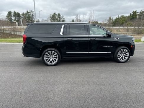 Used 2024 GMC Yukon XL Denali AWD/4WD image 7