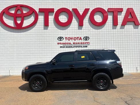 Used 2024 Toyota 4Runner TRD Off-Road Premium w/ Off Road Premium Plus Package image 4