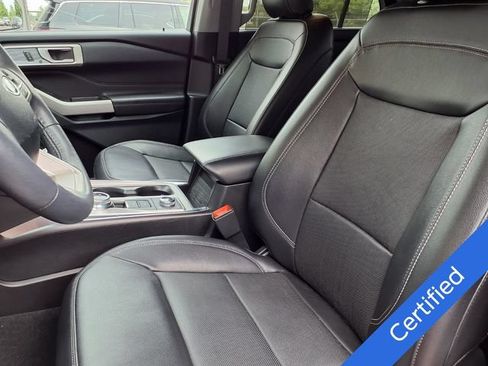 Certified 2024 Ford Explorer Limited w/ Equipment Group 301A AWD/4WD image 3