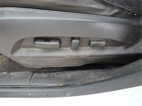 Used 2016 Chevrolet Equinox LTZ w/ Enhanced Convenience Package image 13