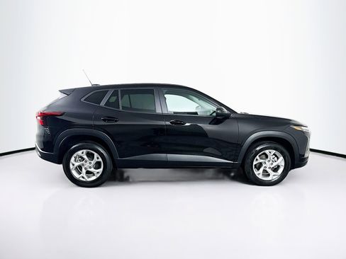 Used 2024 Chevrolet Trax LS w/ LS Convenience Package image 10