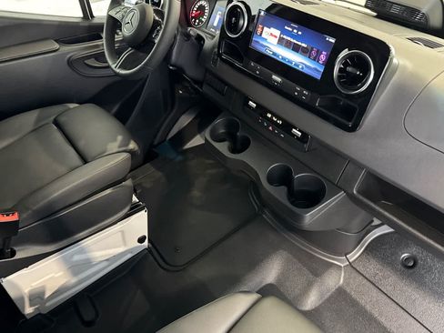 New 2026 Mercedes-Benz Sprinter 2500 image 14
