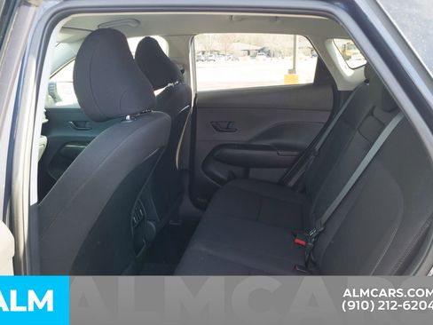 Used 2025 Hyundai Kona SEL image 17