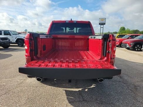 New 2026 RAM 1500 4x4 Crew Cab image 33