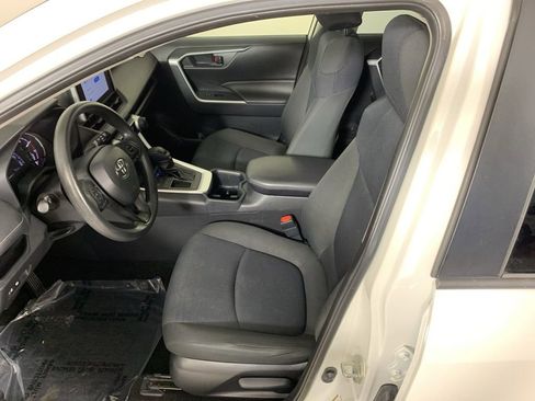 Used 2023 Toyota RAV4 LE FWD image 28