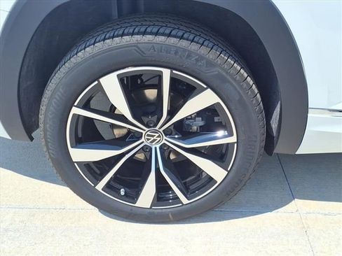 Certified 2026 Volkswagen Atlas SEL Premium R-Line AWD/4WD image 5